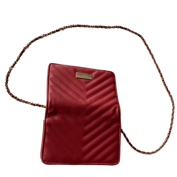 BCBG PARIS  Red Cross body bag. - Picture 8 of 8